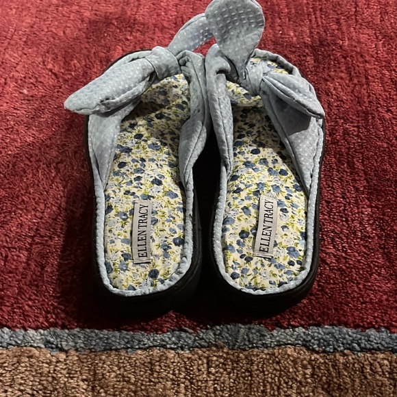 Ellen Tracy Blue Floral Sandals - Picture 2 of 7